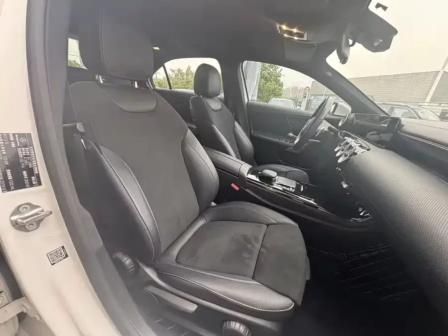 Mercedes-Benz Class A Mercedes-Benz A-Class 2022 A 200 L Sports Sedan Fashion Edition 2022 — миниатюра 5
