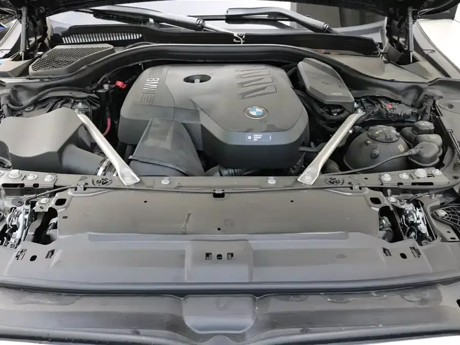 BMW 5 Series BMW 5 Series 2025 530Li Exclusive M Sport Package 2025 — миниатюра 4