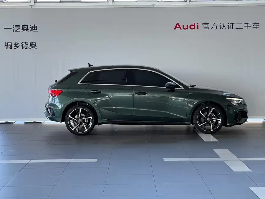 Audi A3 2024 Sportback 35 TFSI stylish and sporty 2024 — миниатюра 4