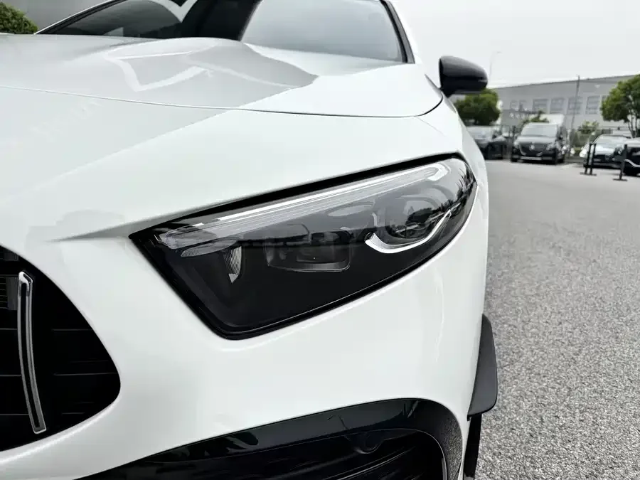 Mercedes-Benz A-Class AMG Mercedes-Benz A-Class AMG 2025 AMG A 35 L 4MATIC 2025 — миниатюра 2