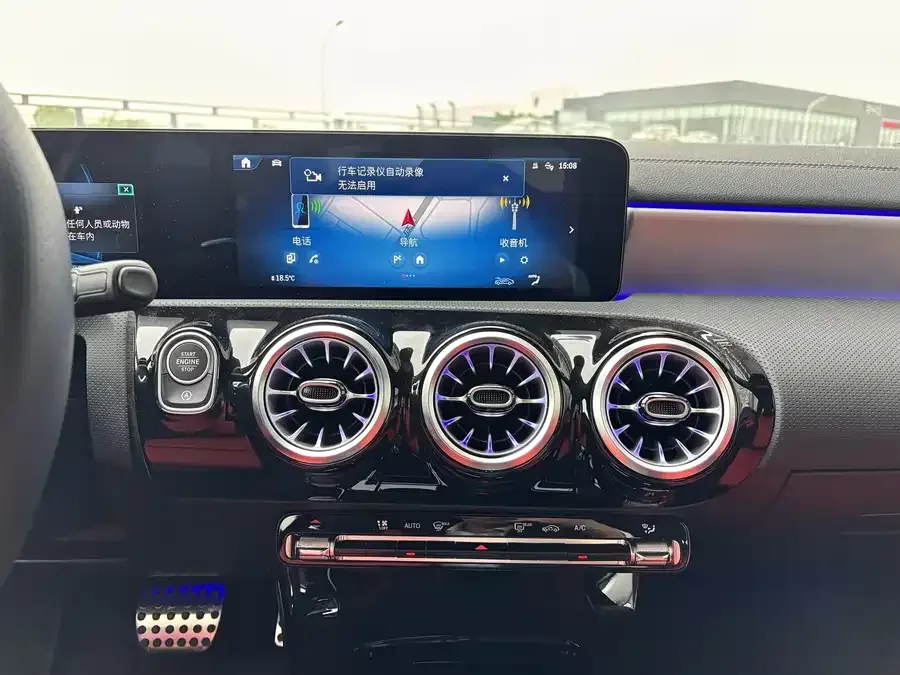 Mercedes-Benz A-Class AMG Mercedes-Benz A-Class AMG 2025 AMG A 35 L 4MATIC 2025 — миниатюра 5