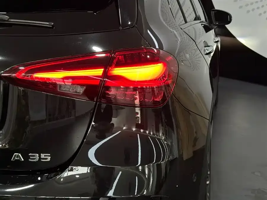Mercedes-Benz A-Class AMG Mercedes-Benz A-Class AMG (Imported) 2025 AMG A 35 4MATIC 2025 — миниатюра 2
