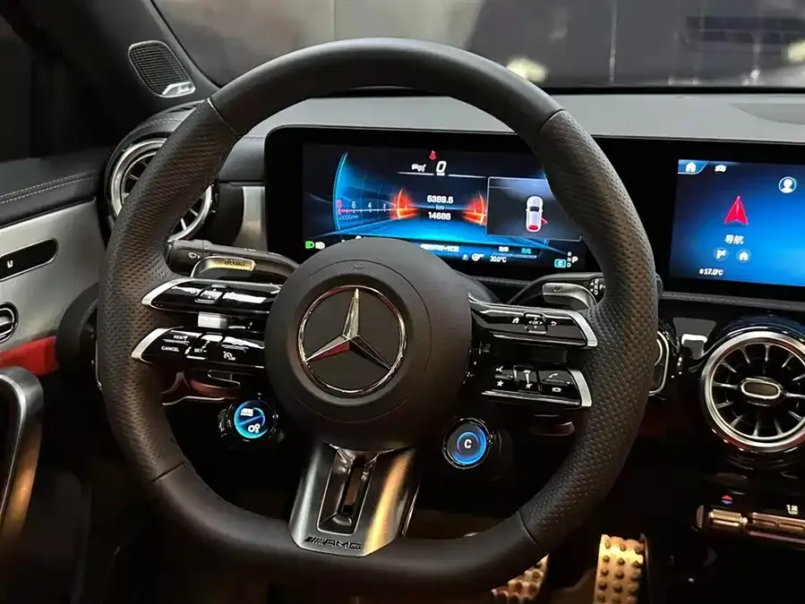 Mercedes-Benz A-Class AMG Mercedes-Benz A-Class AMG (Imported) 2025 AMG A 35 4MATIC 2025 — миниатюра 5