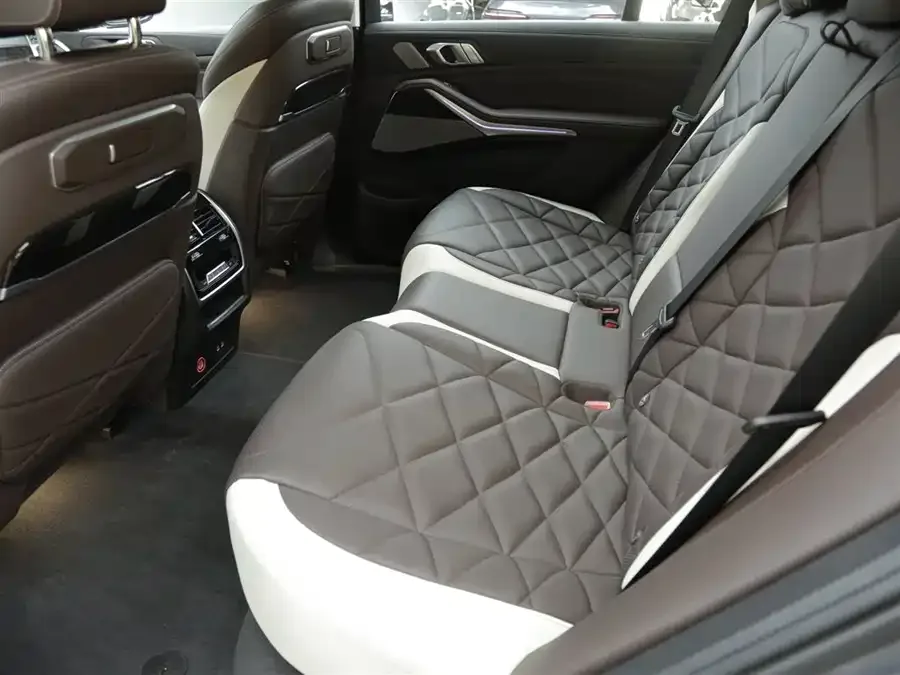 BMW X5 2023 xDrive 40Li M Sport Package 2024 — миниатюра 3