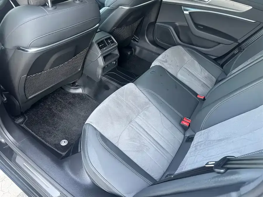 Audi A6L 2023 40 TFSI luxury and dynamic model 2023 — миниатюра 3