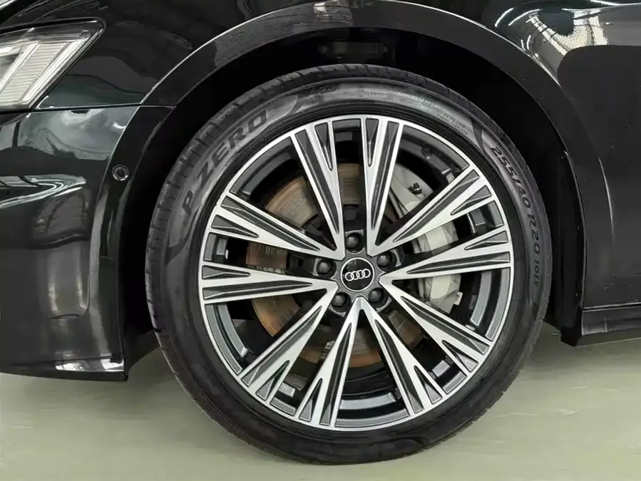 Audi A6L 2024 55 TFSI quattro exclusive dynamic model 2024 — миниатюра 4