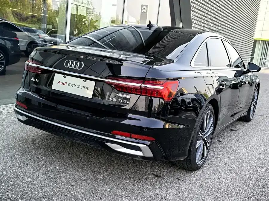 Audi A6L 2024 45 TFSI quattro premium dynamic model 2024 — миниатюра 2