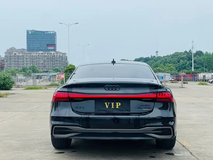 Audi A7L 2025 45 TFSI quattro Black Warrior Edition 2025 — миниатюра 5