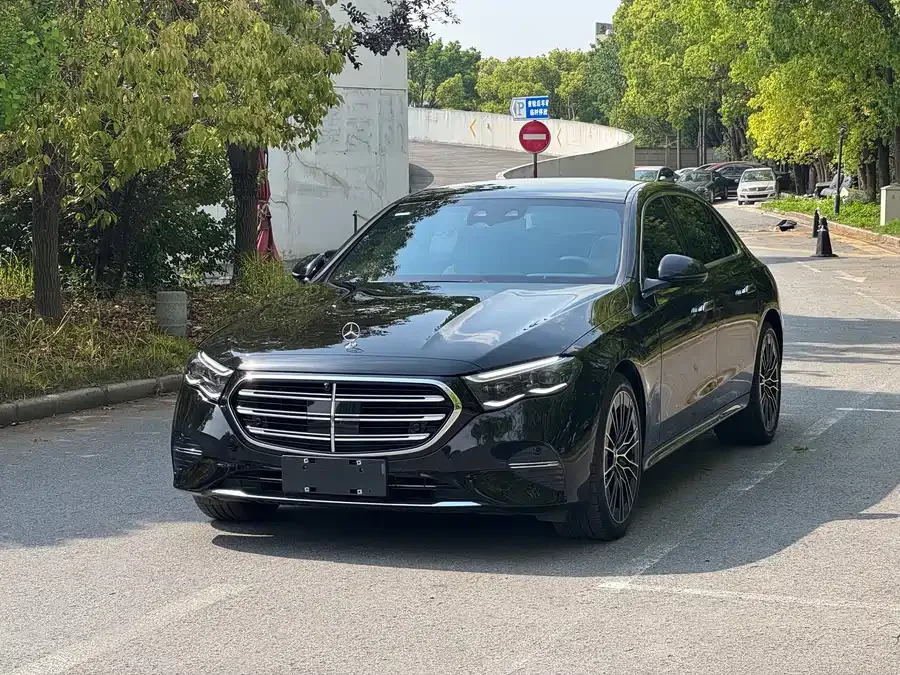 Mercedes-Benz E-Class 2024