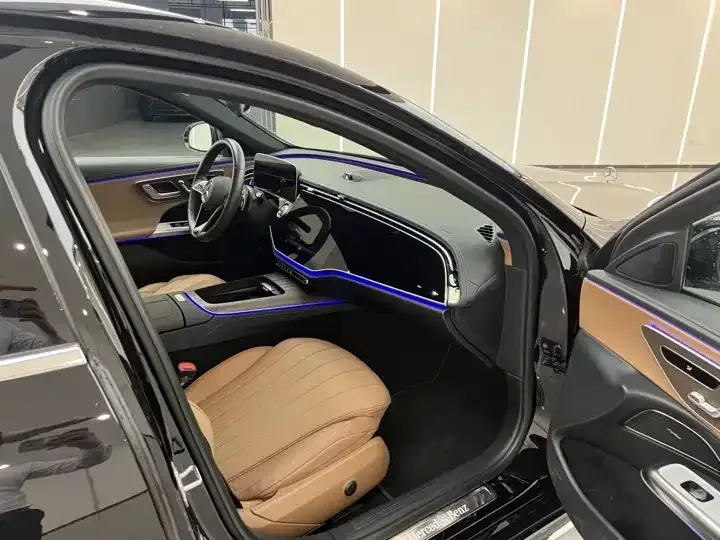 Mercedes-Benz E-class new energy Mercedes-Benz E-Class New Energy 2024 E 350 e L Plug-in Hybrid Sedan 2024 — миниатюра 3