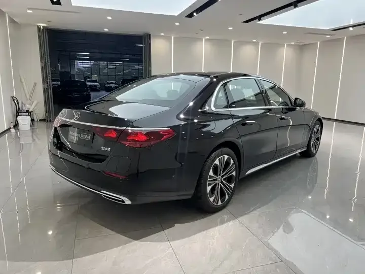 Mercedes-Benz E-class new energy Mercedes-Benz E-Class New Energy 2024 E 350 e L Plug-in Hybrid Sedan 2024 — миниатюра 4