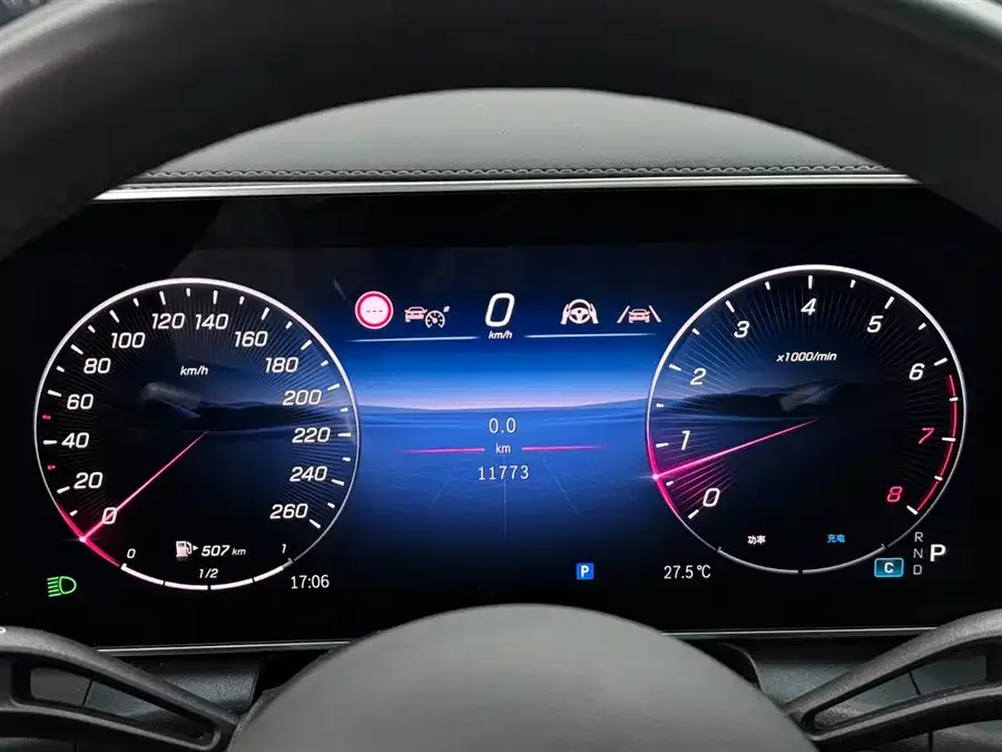 Mercedes-Benz GLC-Class Mercedes-Benz GLC 2024 GLC 260 L 4MATIC luxury 5-seater 2024 — миниатюра 4