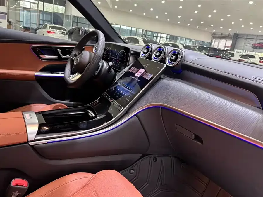 Mercedes-Benz GLC-Class Mercedes-Benz GLC 2025 GLC 260 L 4MATIC Luxury Edition 2025 — миниатюра 4