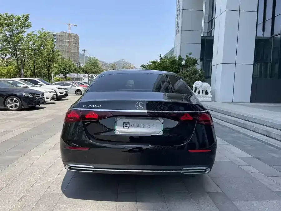 Mercedes-Benz E-class new energy Mercedes-Benz E-Class New Energy 2024 E 350 e L Plug-in Hybrid Sedan 2025 — миниатюра 2
