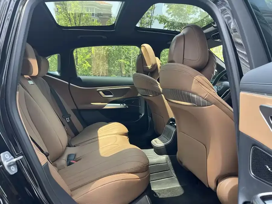 Mercedes-Benz E-class new energy Mercedes-Benz E-Class New Energy 2024 E 350 e L Plug-in Hybrid Sedan 2025 — миниатюра 4