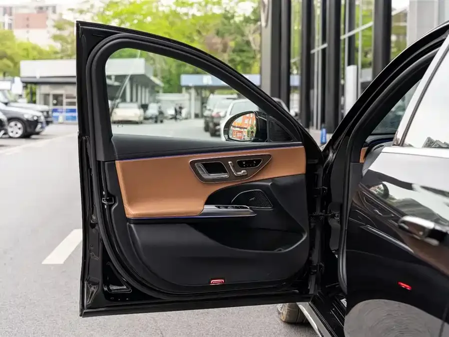 Mercedes-Benz E-class new energy Mercedes-Benz E-Class New Energy 2024 E 350 e L Plug-in Hybrid Sedan 2024 — миниатюра 3
