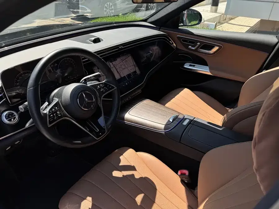 Mercedes-Benz E-class new energy Mercedes-Benz E-Class New Energy 2024 E 350 e L Plug-in Hybrid Sedan 2024 — миниатюра 2