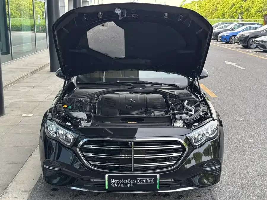 Mercedes-Benz E-class new energy Mercedes-Benz E-Class New Energy 2024 E 350 e L Plug-in Hybrid Sedan 2024 — миниатюра 2