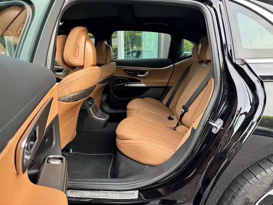 Mercedes-Benz E-class new energy Mercedes-Benz E-Class New Energy 2024 E 350 e L Plug-in Hybrid Sedan 2024 — миниатюра 3