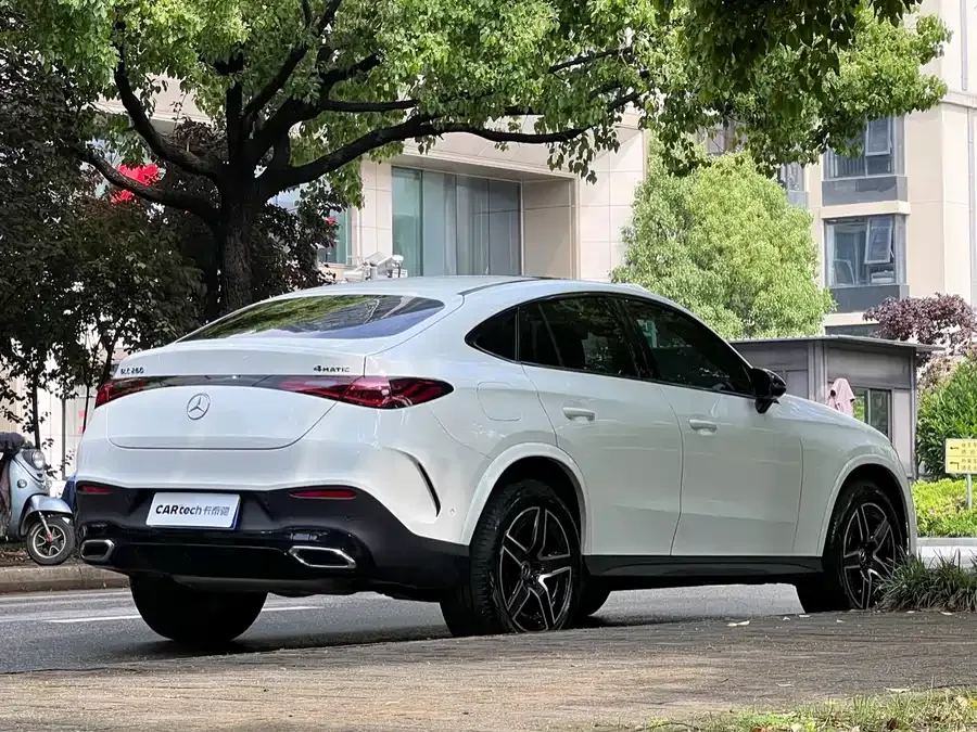 Mercedes-Benz GLC Coupe Mercedes-Benz GLC Coupe 2024 GLC 260 4MATIC Coupe SUV 2024 — миниатюра 2