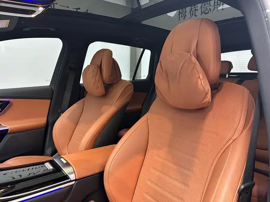 Mercedes-Benz GLC-Class Mercedes-Benz GLC 2023 GLC 260 L 4MATIC luxury 5-seater 2023 — миниатюра 3