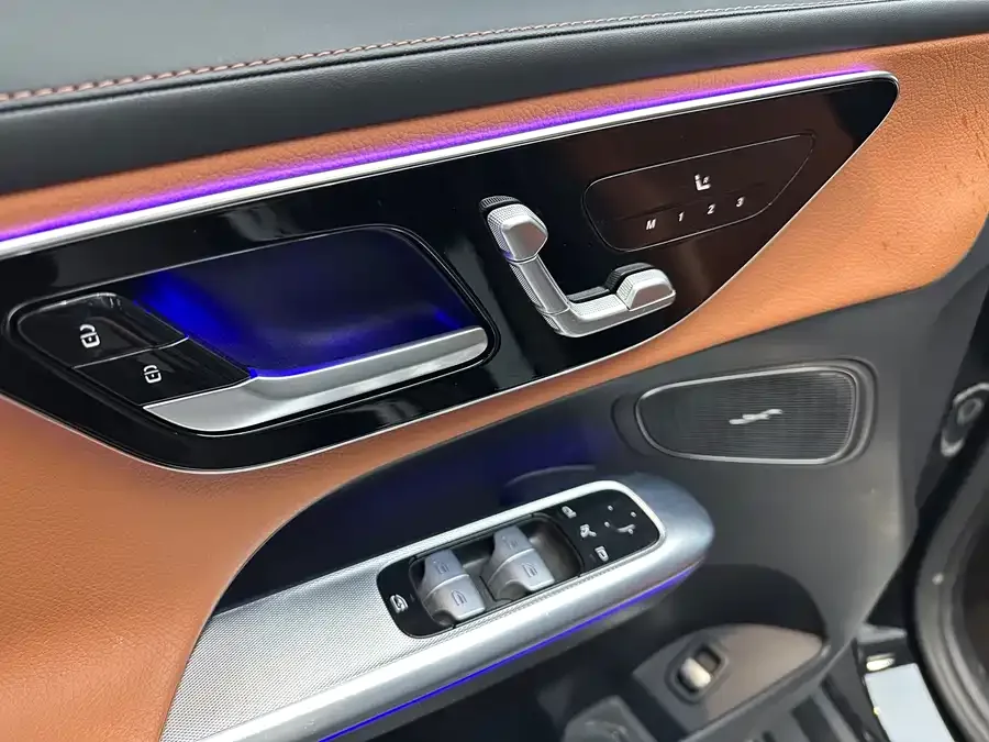 Mercedes-Benz GLC-Class Mercedes-Benz GLC 2023 GLC 260 L 4MATIC luxury 5-seater 2023 — миниатюра 4