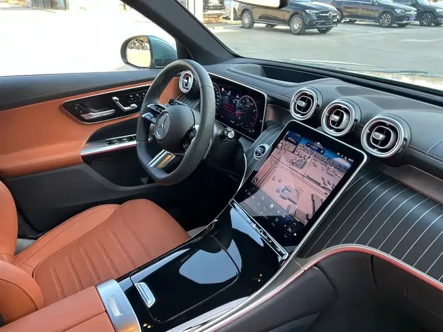 Mercedes-Benz GLC-Class Mercedes-Benz GLC 2025 GLC 300 L 4MATIC Luxury 5-seater 2024 — миниатюра 4