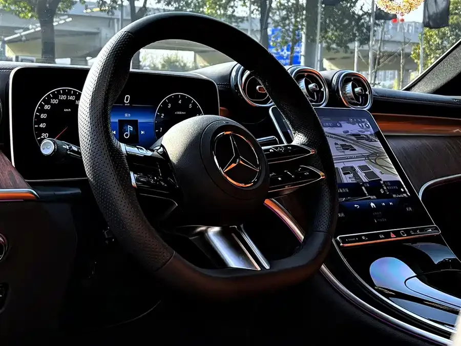 Mercedes-Benz GLC-Class Mercedes-Benz GLC 2024 GLC 300 L 4MATIC dynamic 5-seater 2024 — миниатюра 3