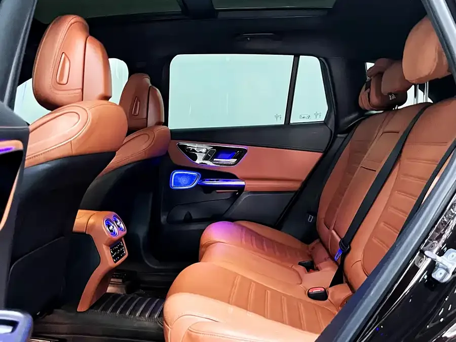 Mercedes-Benz GLC-Class Mercedes-Benz GLC 2024 GLC 300 L 4MATIC luxury 5-seater 2024 — миниатюра 4