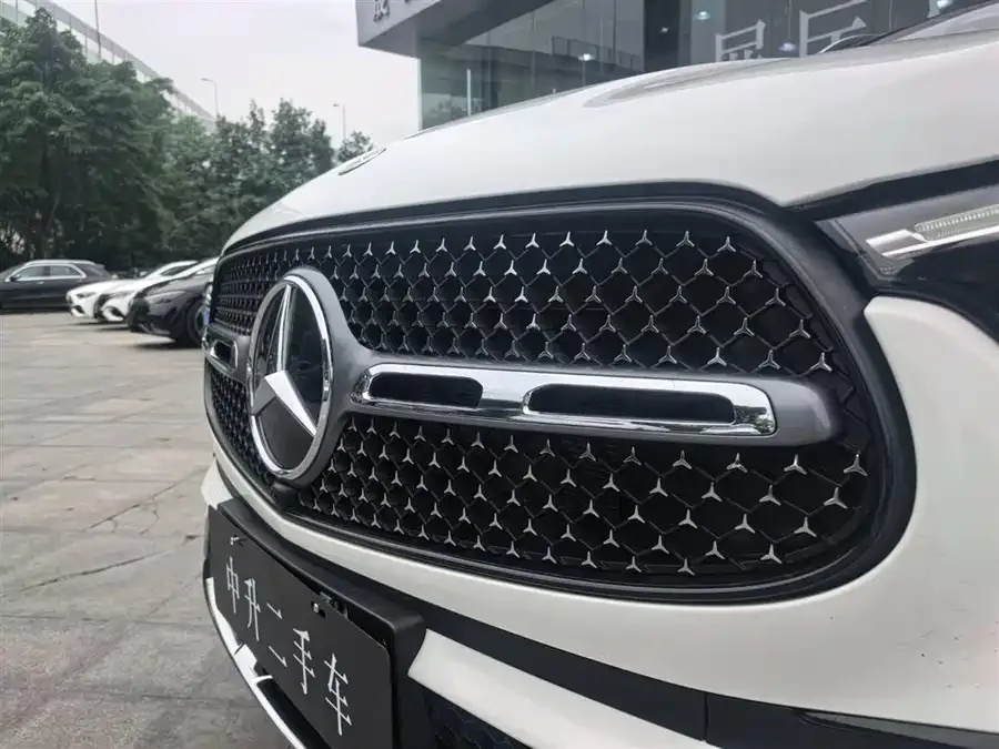 Mercedes-Benz GLC-Class Mercedes-Benz GLC 2024 GLC 260 L 4MATIC luxury 5-seater 2024 — миниатюра 3