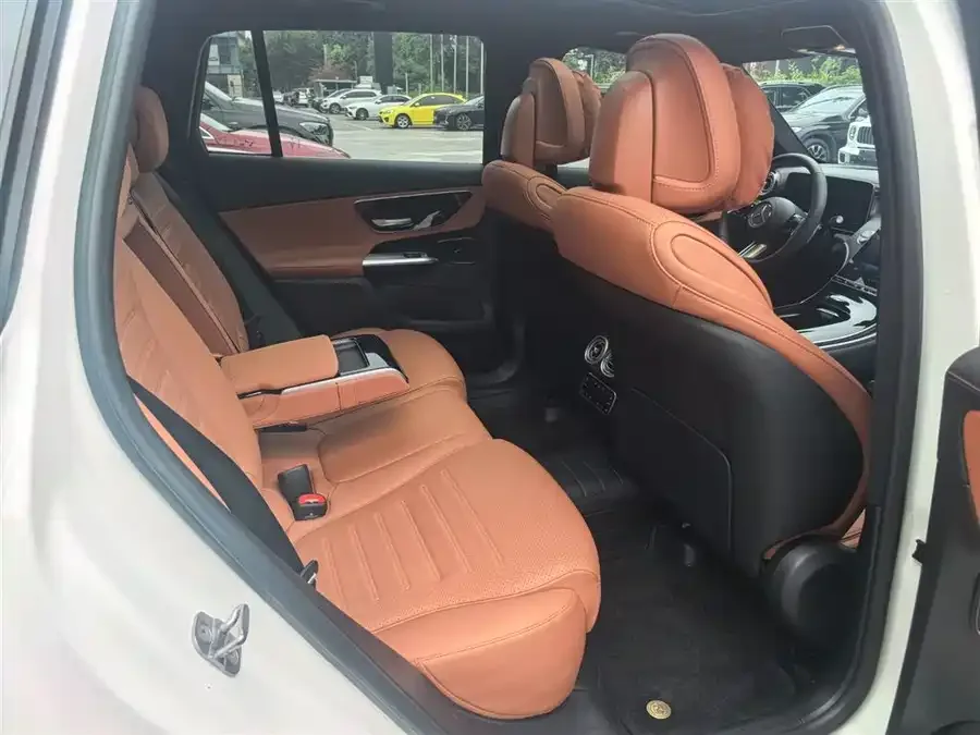 Mercedes-Benz GLC-Class Mercedes-Benz GLC 2024 GLC 260 L 4MATIC luxury 5-seater 2024 — миниатюра 5