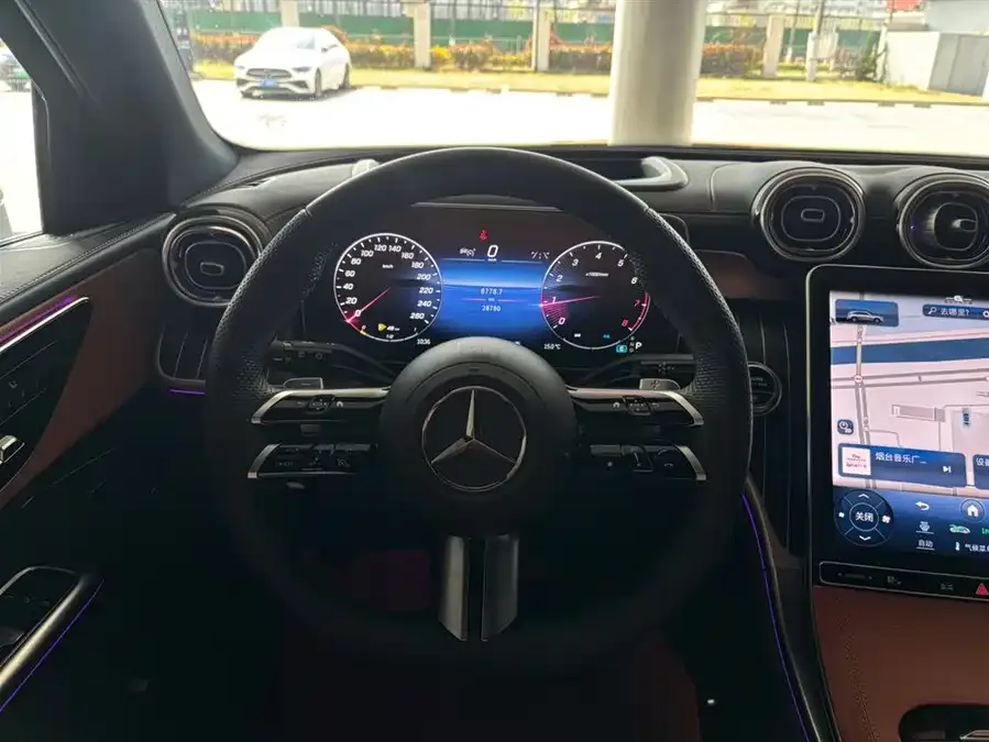 Mercedes-Benz GLC-Class Mercedes-Benz GLC 2024 GLC 260 L 4MATIC luxury 5-seater 2024 — миниатюра 3