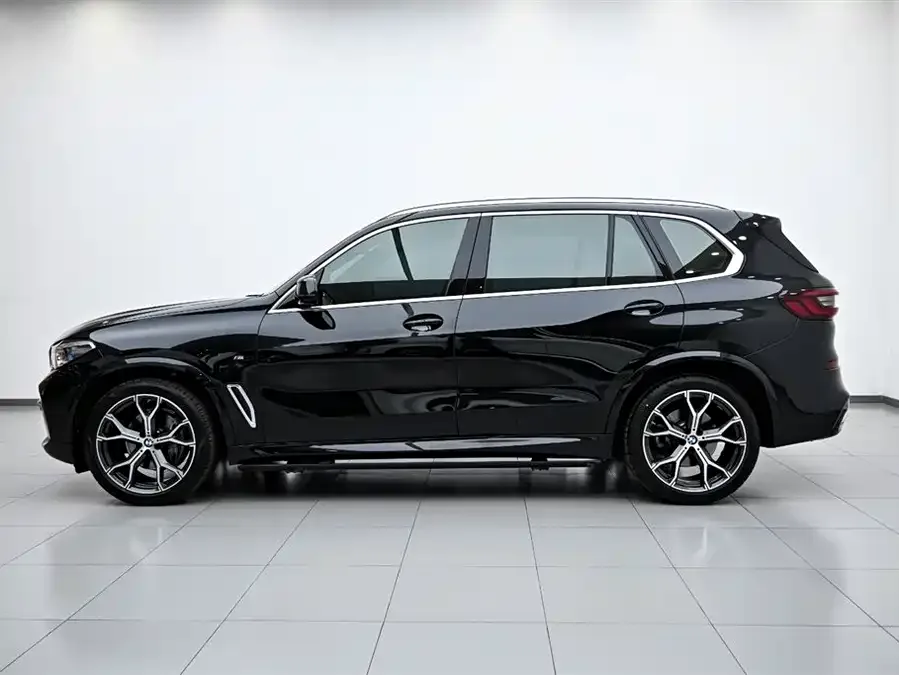 BMW X5 2022 facelift xDrive 40Li M Sport package 2026 — миниатюра 2