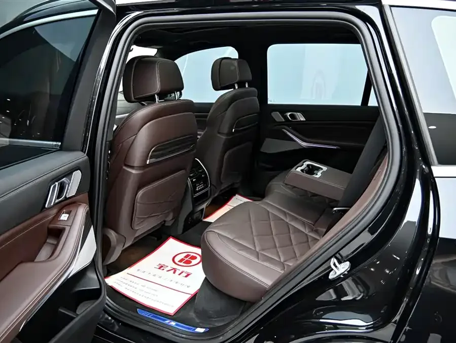 BMW X5 2022 facelift xDrive 40Li M Sport package 2026 — миниатюра 4