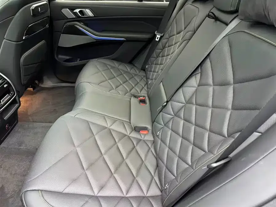 BMW X5 2024 xDrive 40Li Exclusive Black Flame Limited Edition 2025 — миниатюра 3