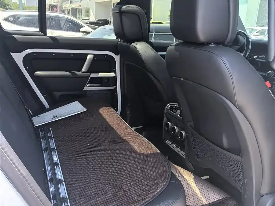 Land Rover guard Land Rover Defender 2024 110 3.0T P400 X-DYNAMIC HSE 2024 — миниатюра 4