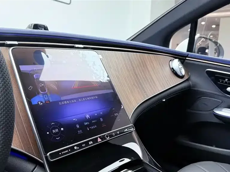 Mercedes-Benz EQE Mercedes-Benz EQE 2025 500 4MATIC Luxury Edition 2025 — миниатюра 2