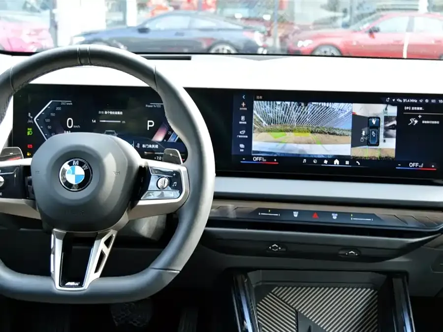BMW X3 2025 xDrive30L Exclusive M Sport Package 2025 — миниатюра 3