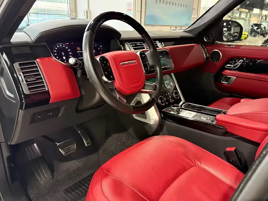 Land Rover Range Rover Range Rover 2022 3.0 L6 400PS Honor Creation Extended Edition 2023 — миниатюра 2