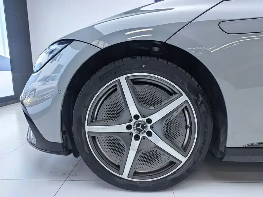 Mercedes-Benz EQE Mercedes-Benz EQE 2025 500 4MATIC Flagship Edition 2025 — миниатюра 3