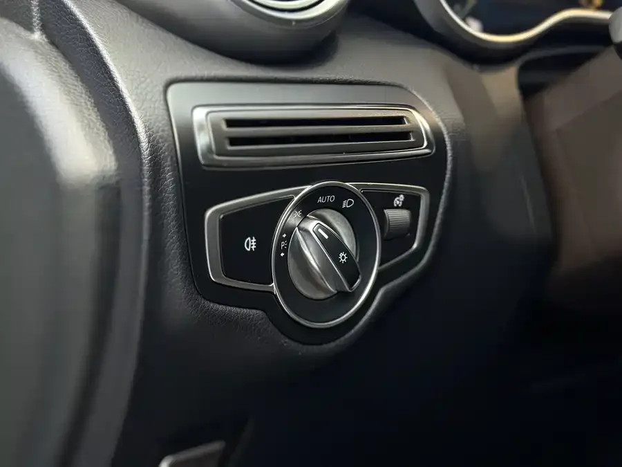 Mercedes-Benz GLC-Class Mercedes-Benz GLC 2022 facelift GLC 300 L 4MATIC Dynamic Collector's Edition 2023 — миниатюра 3