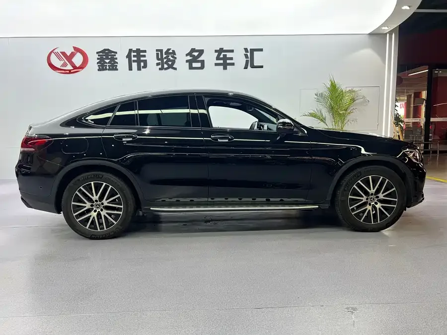 Mercedes-Benz GLC Coupe Mercedes-Benz GLC Coupe 2023 GLC 260 4MATIC Coupe SUV 2023 — миниатюра 2