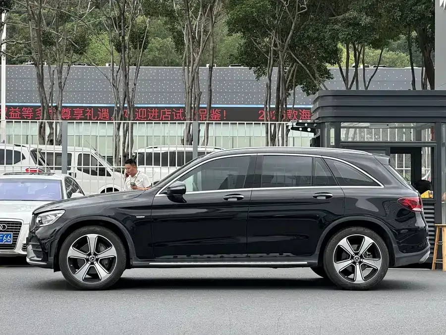 Mercedes-Benz GLC-Class Mercedes-Benz GLC 2022 facelift GLC 300 L 4MATIC Dynamic Collector's Edition 2023 — миниатюра 2