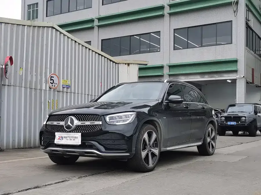 Mercedes-Benz GLC-Class 2023