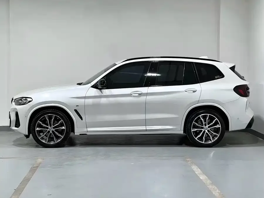 BMW X3 2022 facelift xDrive30i Leading M Night Edition 2022 — миниатюра 5