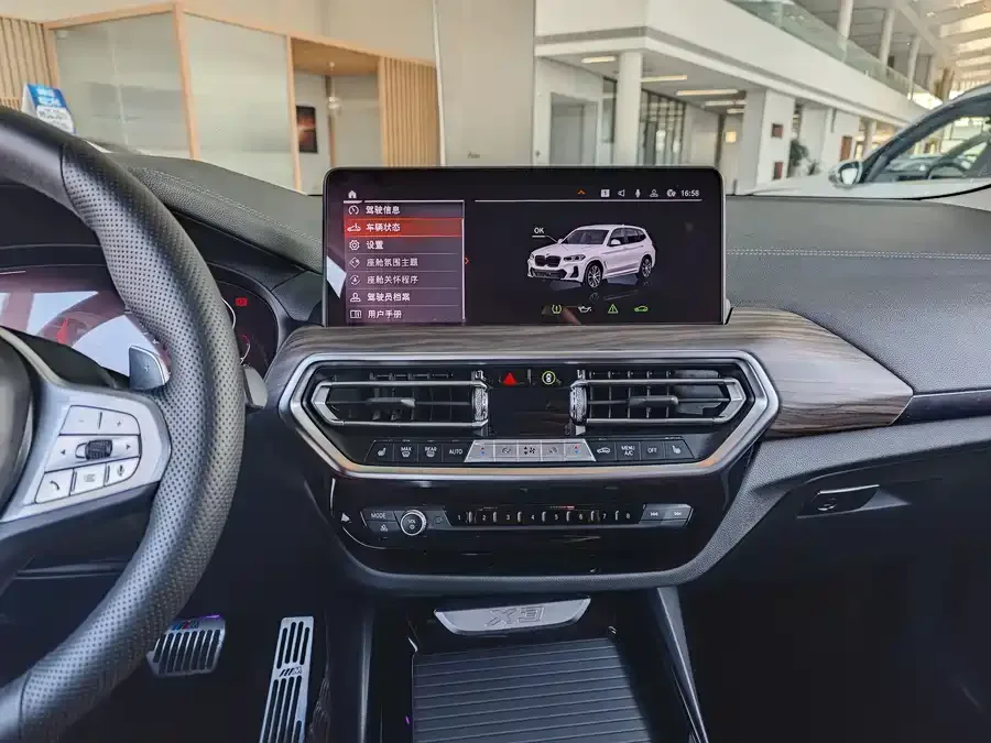 BMW X3 2022 Model 2 xDrive30i Leading M Night Edition 2022 — миниатюра 3