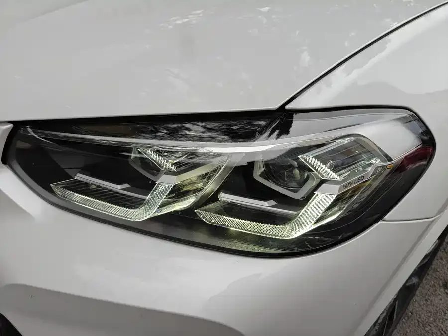 BMW X3 2022 facelift xDrive30i Leading M Night Edition 2022 — миниатюра 2