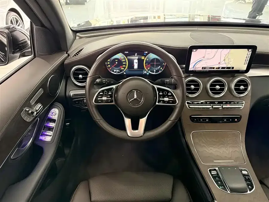 Mercedes-Benz GLC-Class Mercedes-Benz GLC 2022 Model 2 GLC 260 L 4MATIC Luxury Edition 2023 — миниатюра 3
