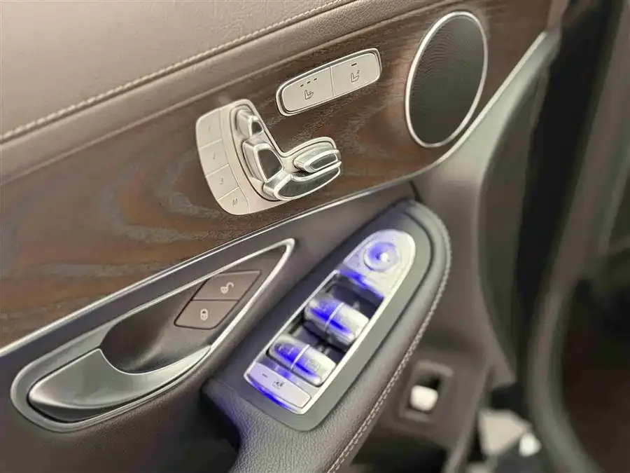 Mercedes-Benz GLC-Class Mercedes-Benz GLC 2022 Model 2 GLC 260 L 4MATIC Luxury Edition 2023 — миниатюра 5
