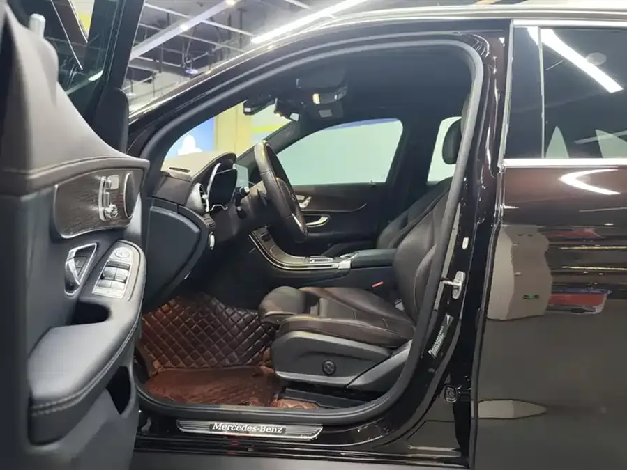 Mercedes-Benz GLC-Class Mercedes-Benz GLC 2022 Model 2 GLC 260 L 4MATIC Luxury Edition 2022 — миниатюра 3